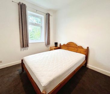 4 bedroom terraced house to rent - Photo 4