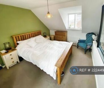 3 bedroom semi-detached house to rent - Photo 6