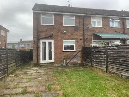 3 bedroom semi-detached house to rent - Photo 5