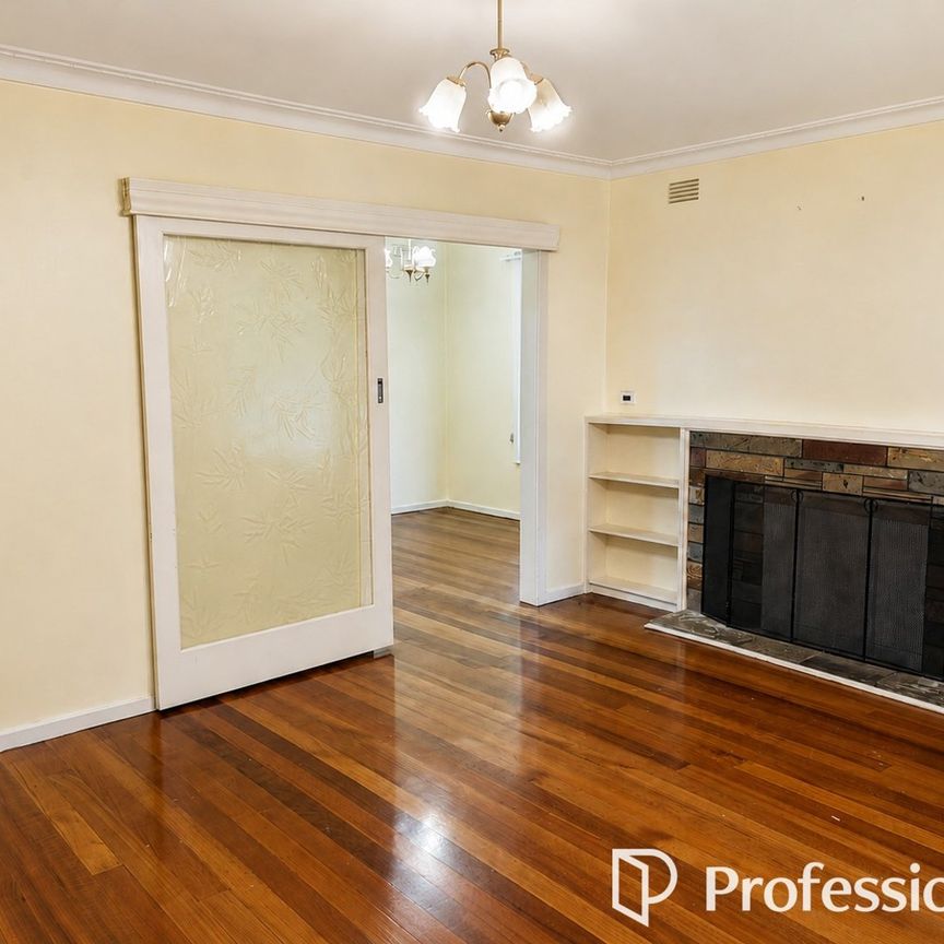 3 Bed Family home in Burwood East - Photo 1
