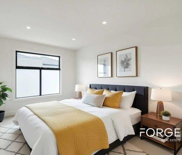 Spacious Two-Bedroom Home with Single Garage in Hampton East - Photo 5