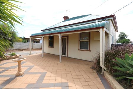 162 Newton Street, 2880, Broken Hill Nsw - Photo 2