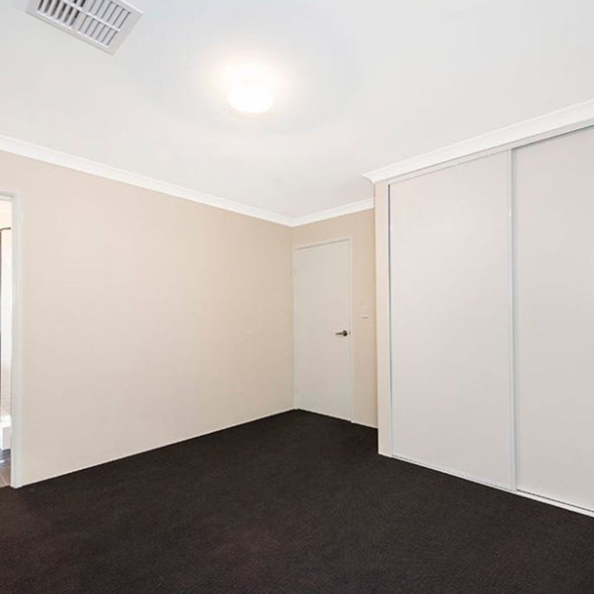 2-Bedroom Home in Brabham! - Photo 1