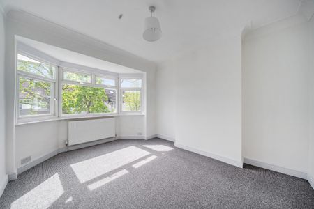 Gorringe Park Avenue, Mitcham, CR4 - Photo 2