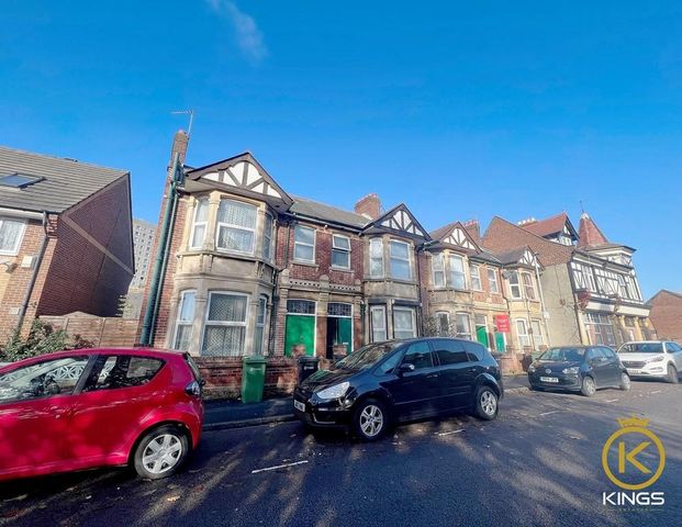 4 bedroom terraced house to rent - Photo 1
