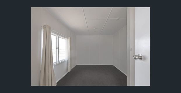 Freshly Updated 1-Bedroom Unit in Quiet Complex – Close to Park & Town - Photo 1