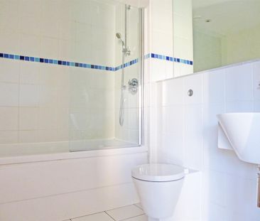 A 1 Bedroom Flat in St James Walk GL50 3UE - Photo 2