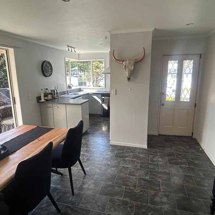 Sunny 3-Bedroom Home with Grampians Views - Photo 1