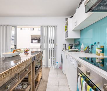 Downtown Sophistication - Photo 2