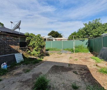 Semi-detached Two bedroom House - Photo 2