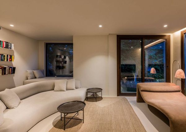 Luxury Villa for rent in Marbella Del Este, Spain