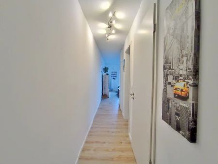 Modernes Wohnen mit Blick ins Grüne, großem Balkon und Garage! - Foto 5