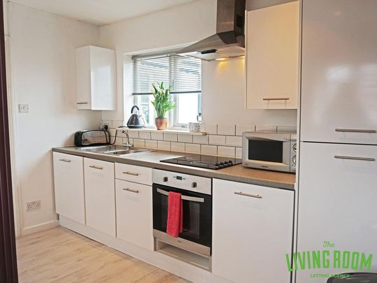 2 bedroom flat to rent - Photo 1