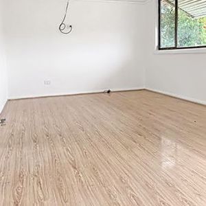 Renovated Three Bedroom House - Photo 2