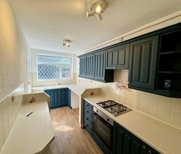 Terraced House to rent on - Photo 4