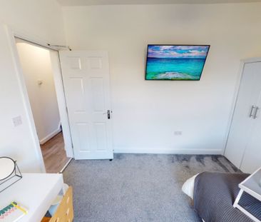 5 bed Mid Terraced House for Rent - Photo 1