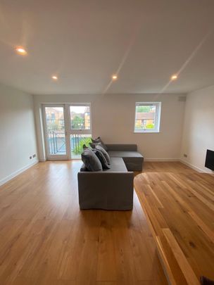 1 Bed Flat, Whiteadder Way, E14 - Photo 1