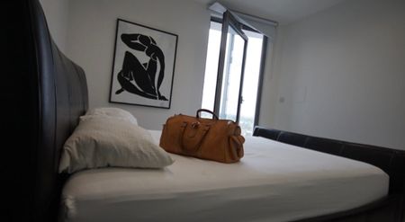 1 Bed Flat, Ealing Road, TW8 - Photo 3