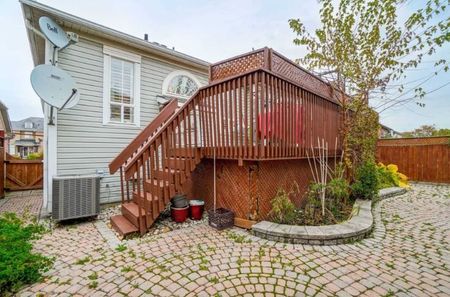 For Lease - 216 Van Scott Drive, Brampton, Ontario - Photo 5