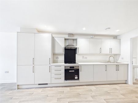 Phoenix Court, Hawkins Road, Colchester, CO2 8ZE - Photo 3