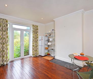 4 bedroom semi-detached house to rent - Photo 5