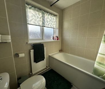 Eastleigh Drive. Mansfield Woodhouse, Mansfield, NG19 - Photo 5