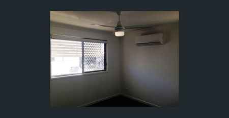 Top Quality, Spacious Townhouse.....Dont Forget The Pool - Photo 2