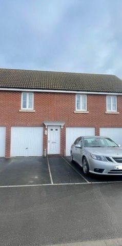 2 bedroom coach house to rent - Photo 1