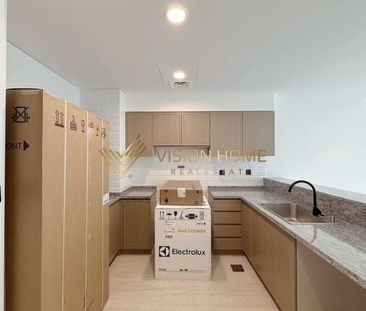 Brand New | Near to Park | Single Row - Photo 3