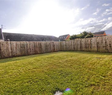 3 bed detached house to rent in Diamond Road, Thornaby, TS17 - Photo 2