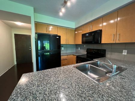 16 Yonge Street #713 - Photo 5