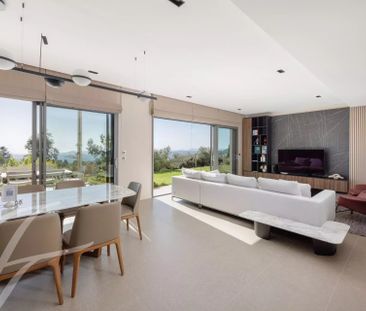 Maison à louer Tourrettes Sur Loup, Cote d'Azur, France8 000 EUR / ... - Photo 1