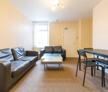 5 bedroom maisonette to rent - Photo 2