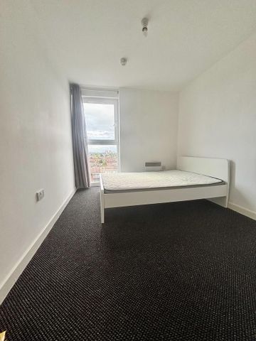 2 bedroom flat to rent - Photo 3