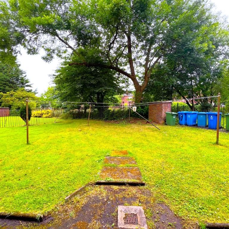 3 bedroom flat to rent - Photo 1
