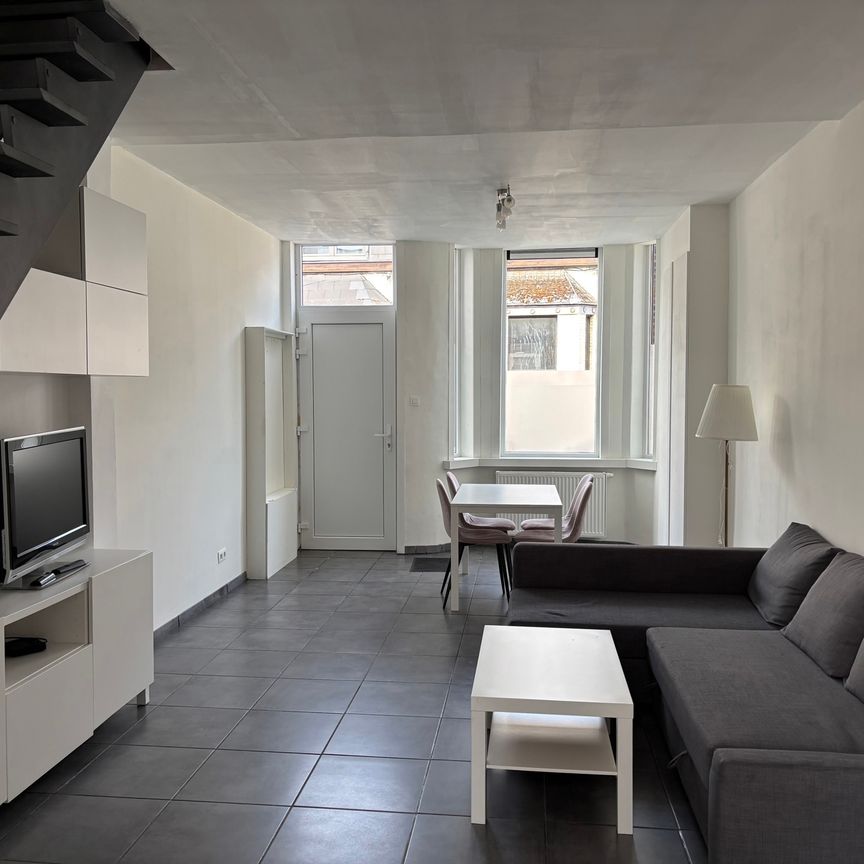 WETTEREN - Hernieuwde rijwoning - Photo 1