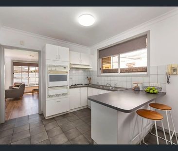 Comfortable Two-Bedroom Home with Garage - Photo 5