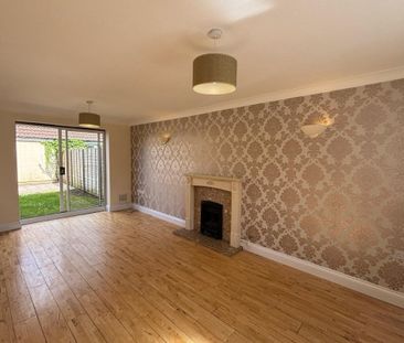 Isis Close - Photo 2