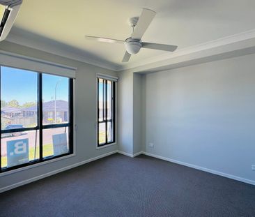 Stunning Finishes & Abundance of Features - Air Conditioned, Garage... - Photo 4