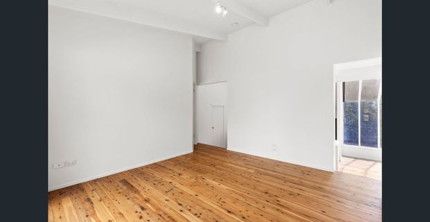 Light filled 3 bedroom home in Burleigh Heads - Photo 1