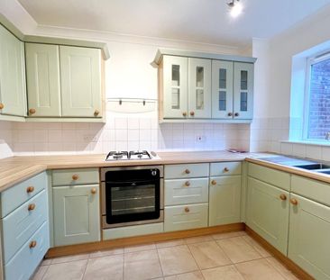 Hamble Walk , Woking - 3 bedrooms Property for lettings - Seymours - Photo 4