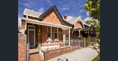 Newly Renovated Home - Location Plus - Photo 5