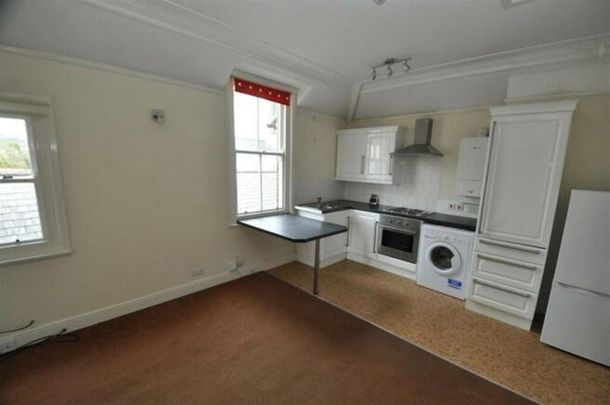 2 bedroom flat to rent - Photo 1