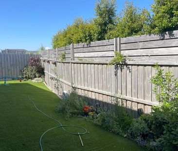 Large family home in the heart of Mount Duneed. - Photo 5