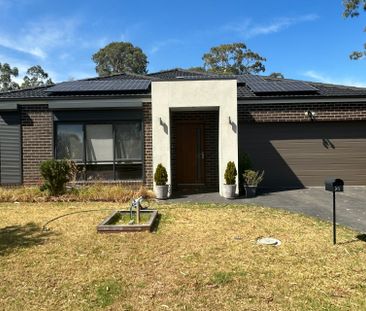 Spacious Family Home in a Prime Location - Photo 1
