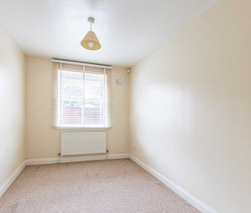 2 bed Flat for rent - Photo 3