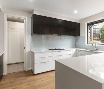 Luxurious four bedroom home - Photo 3