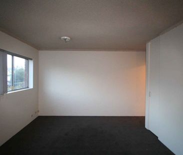 CUTE & WELL PRESENTED TIDY STUDIO - Photo 4