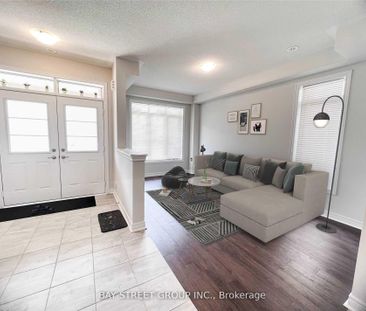 For Lease - 3325 Carding Mill Trail, Oakville, Ontario - Photo 2