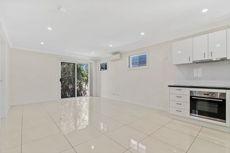 Two-bedroom Granny flat with Air conditioning - Photo 5